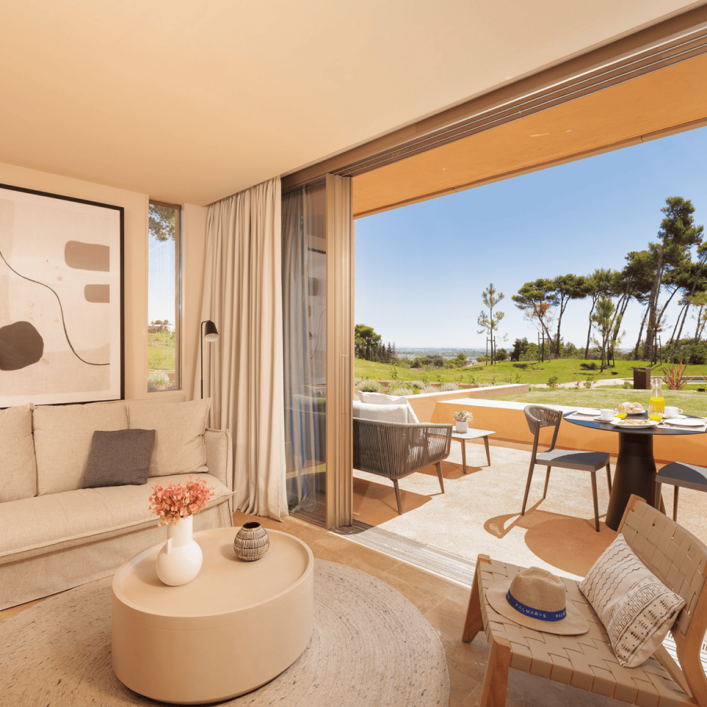 palmares-t1-living-room-garden-view