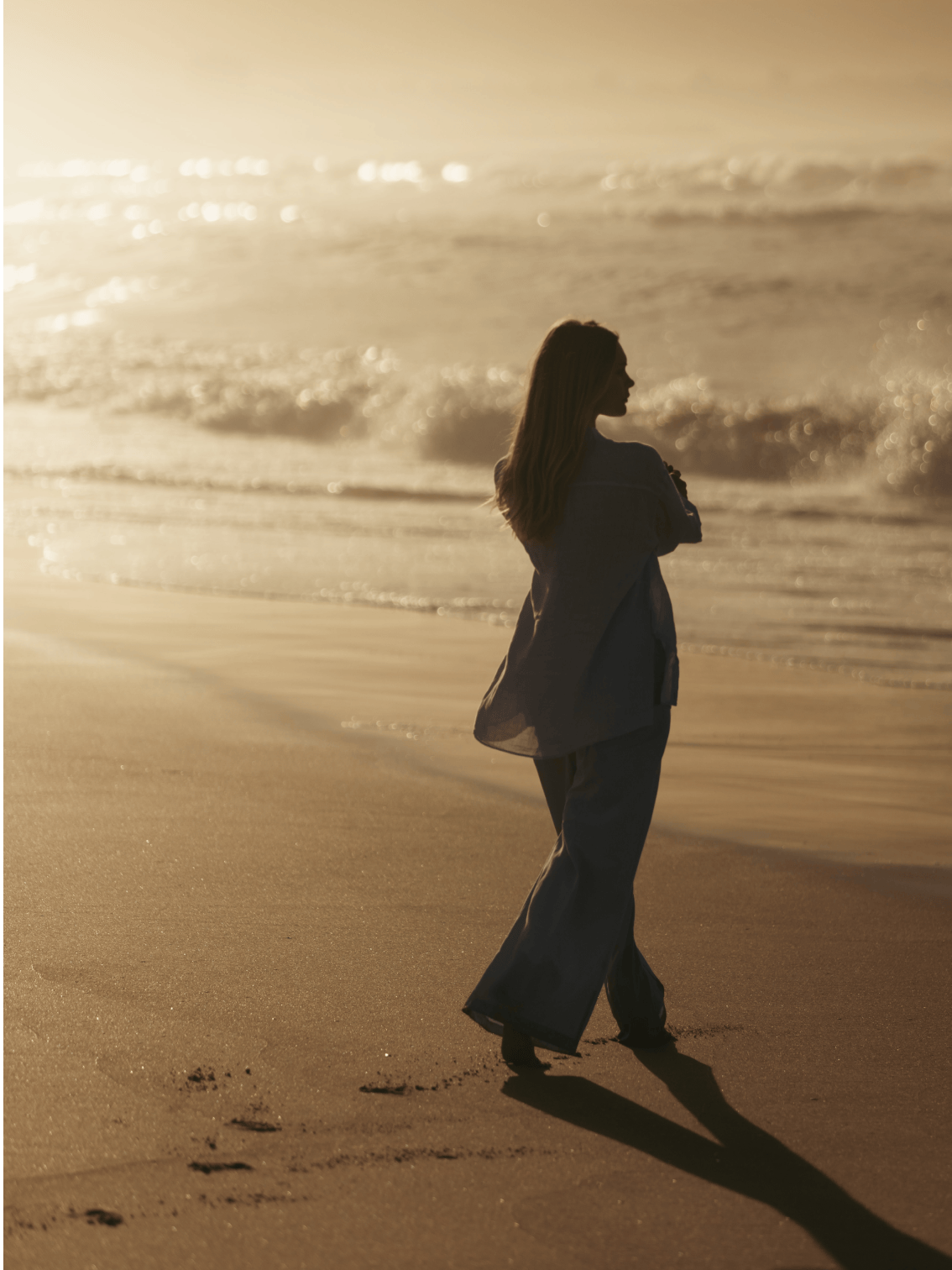 sunset-walk-beach-algarve-palmares