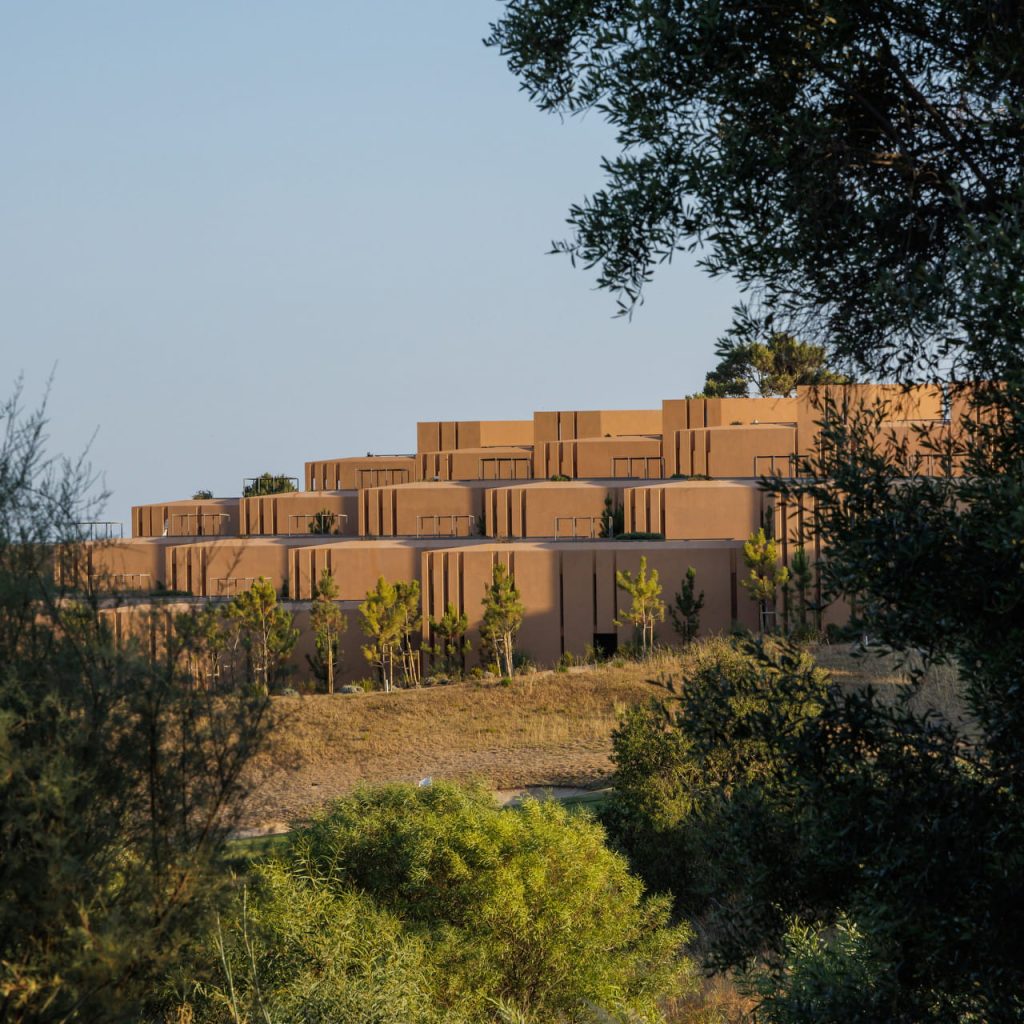 Living by the Fairways: The Luxury of Waking Up to Golf Views